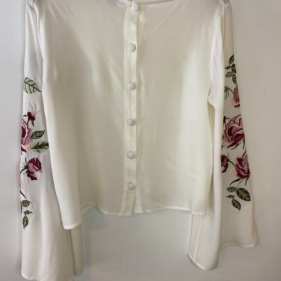 Cupcakes & Cashmere Button Back Aldona Embroidered Floral Flare Top - Picture 2 of 13